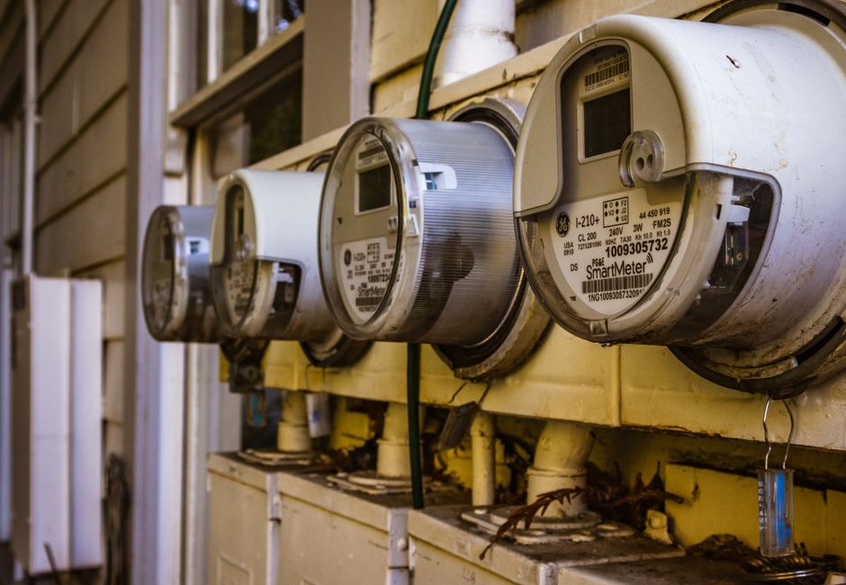 UK energy smart meter showing electricity usage heat pump running cost