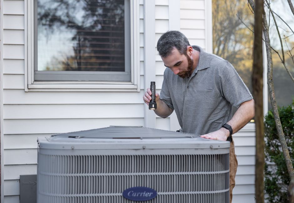 Heat pump annual service engineer UK maintenance check
